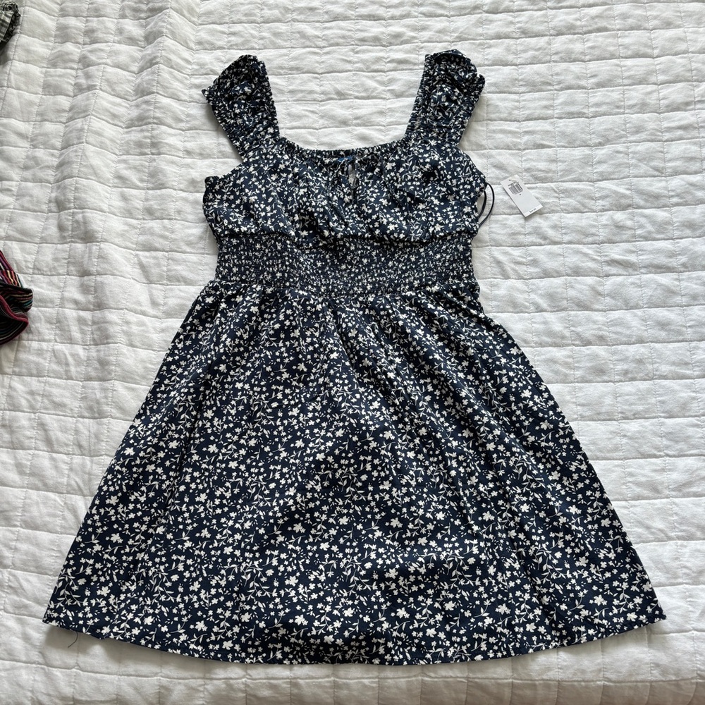 Old Navy NWT Blue/White Floral Dress Small
